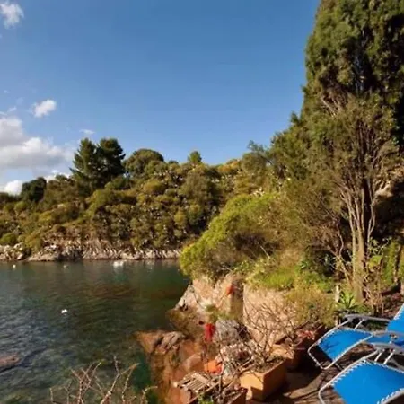 Casa Baia Delle Sirene