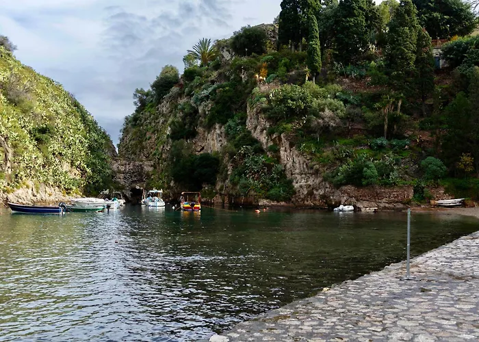 Casa Baia Delle Sirene